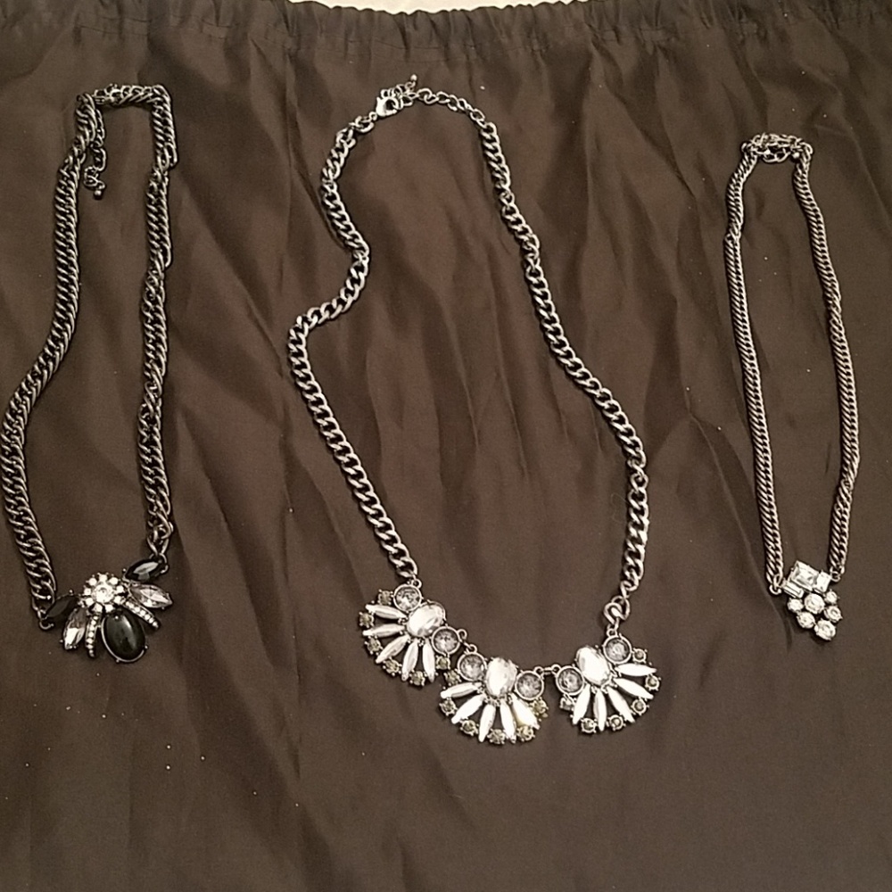 3 costume jewel necklaces